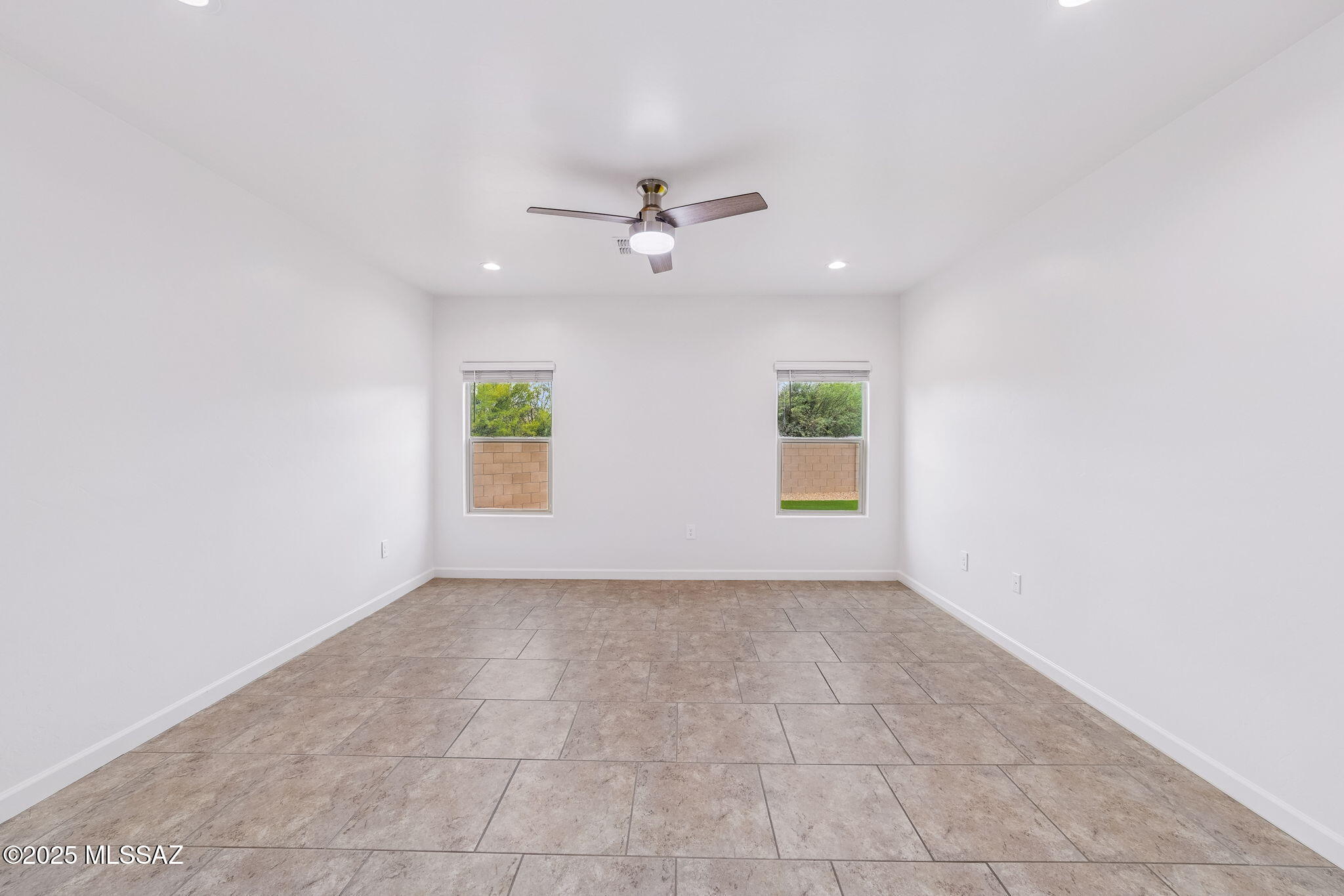 1121 W Meadow Groves Place