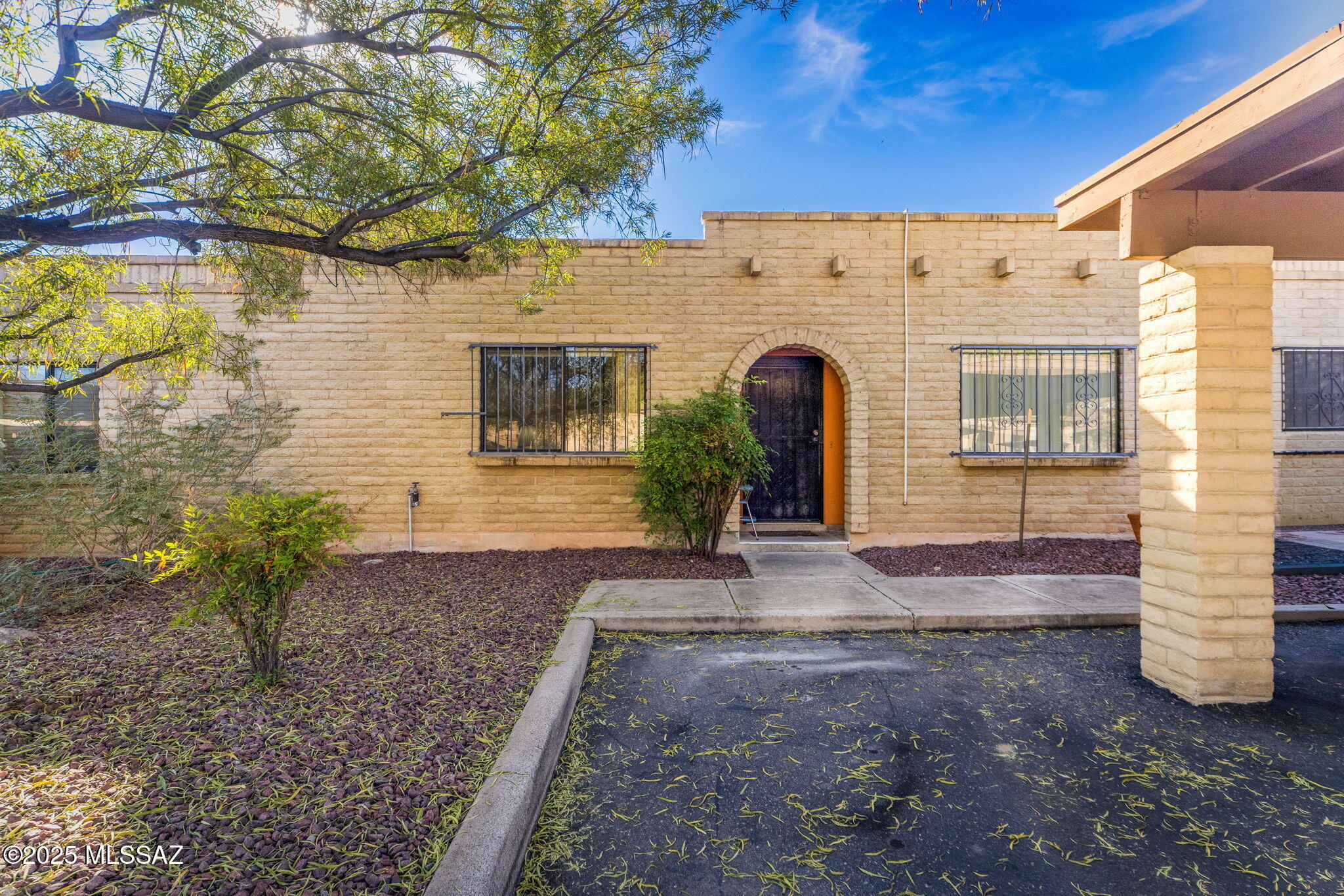 2825 W Jennie Lane