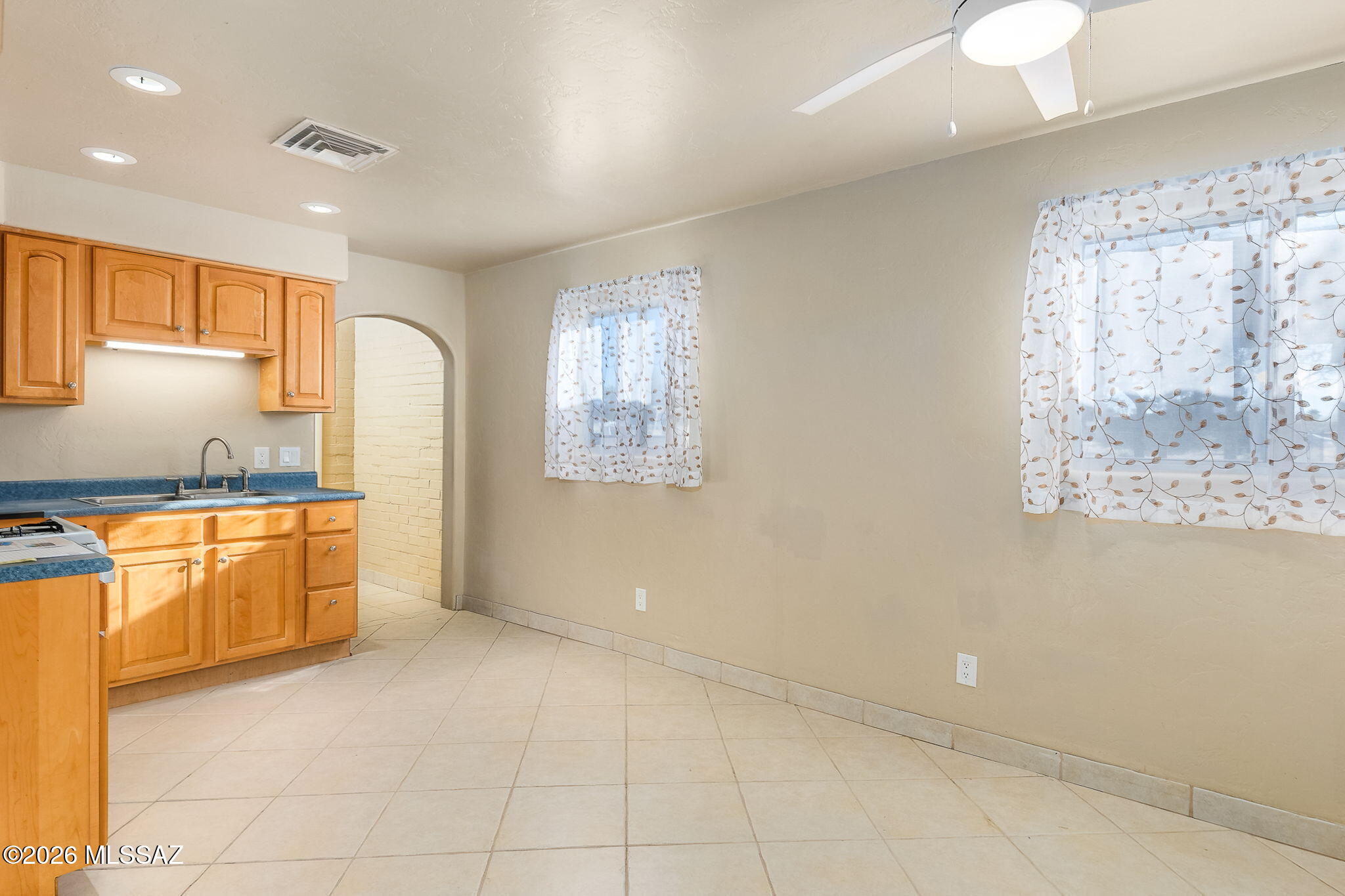 1941 S Cloverland Avenue