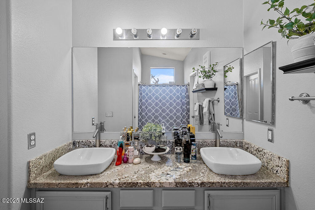 2661 W Windstar Place