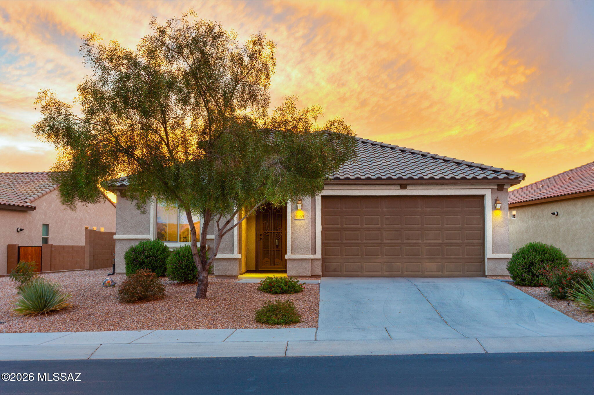 11899 N Raphael Way