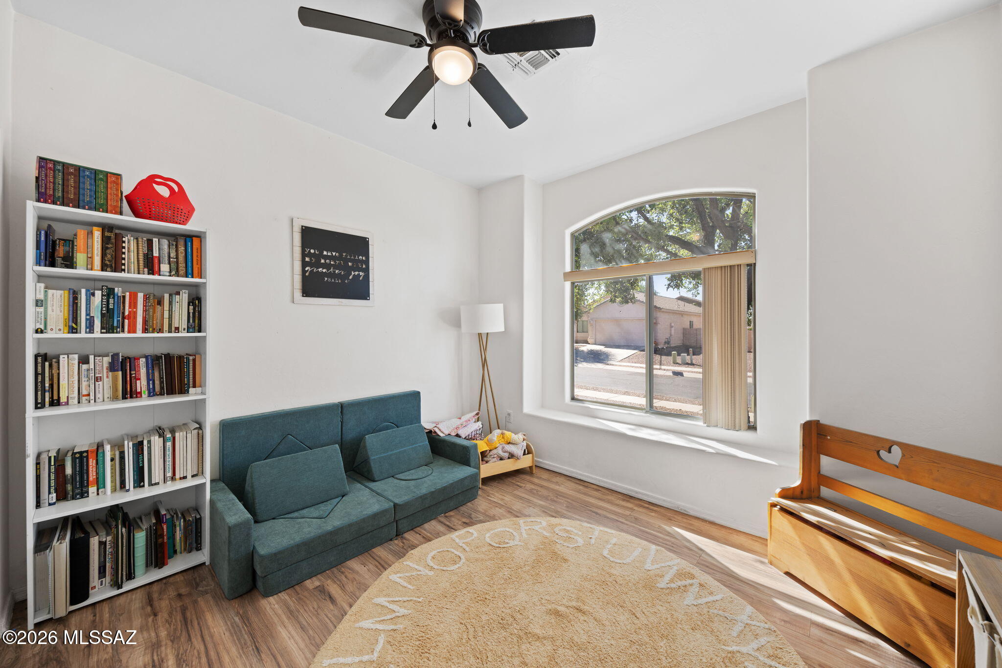 5732 W Cactus Garden Drive