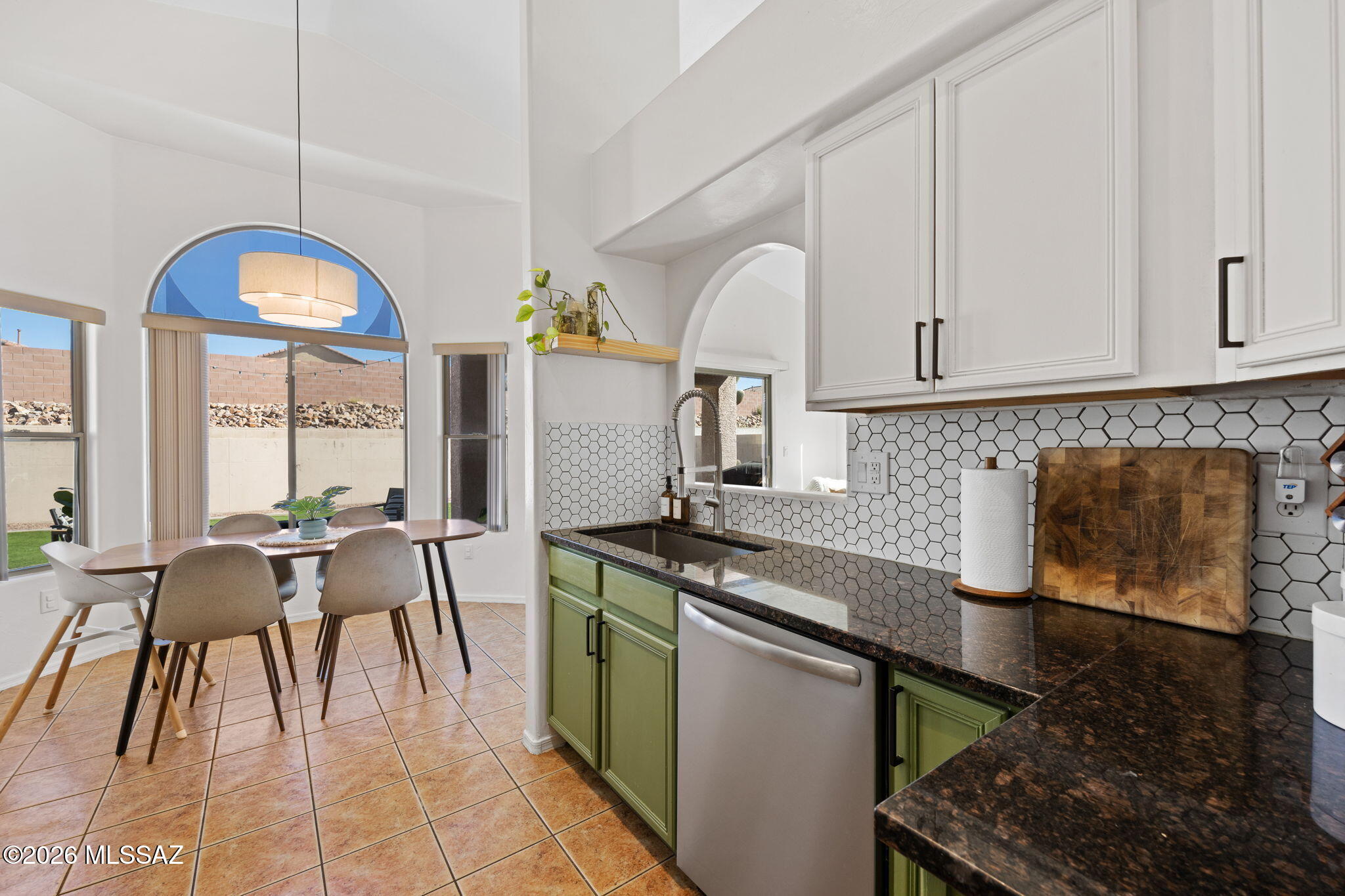 5732 W Cactus Garden Drive