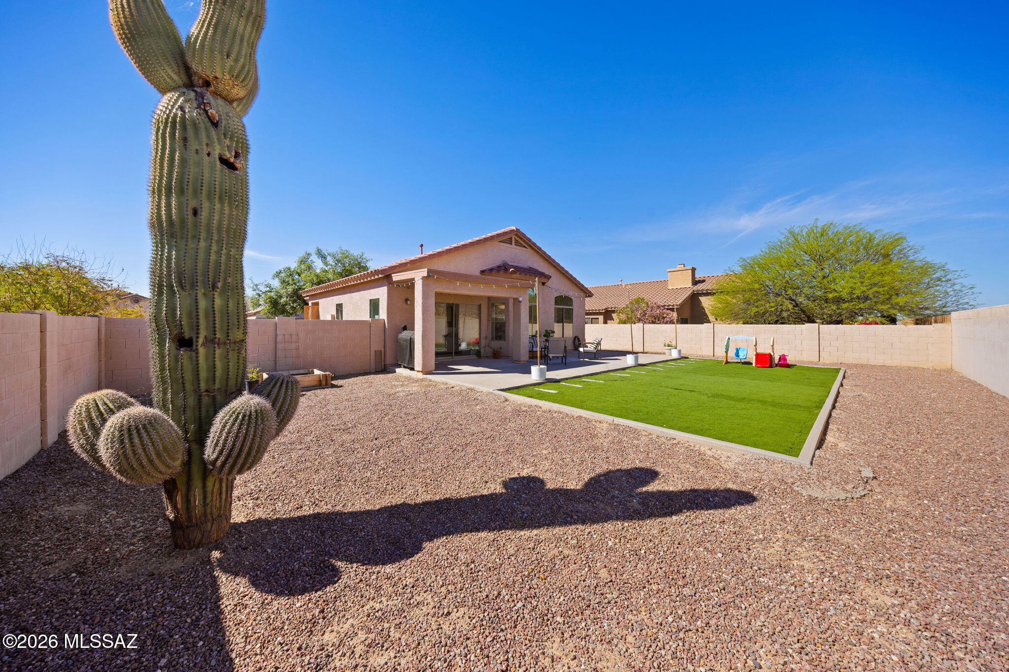 5732 W Cactus Garden Drive