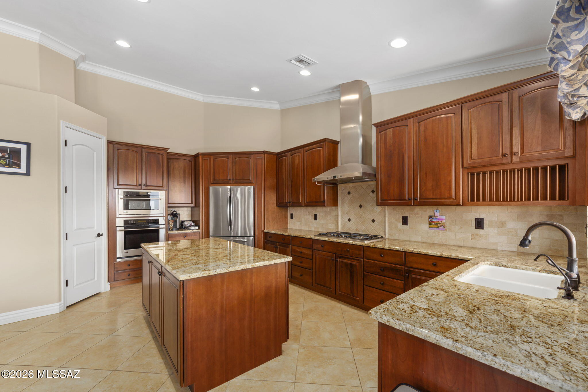 12301 N Golden Mirror Drive