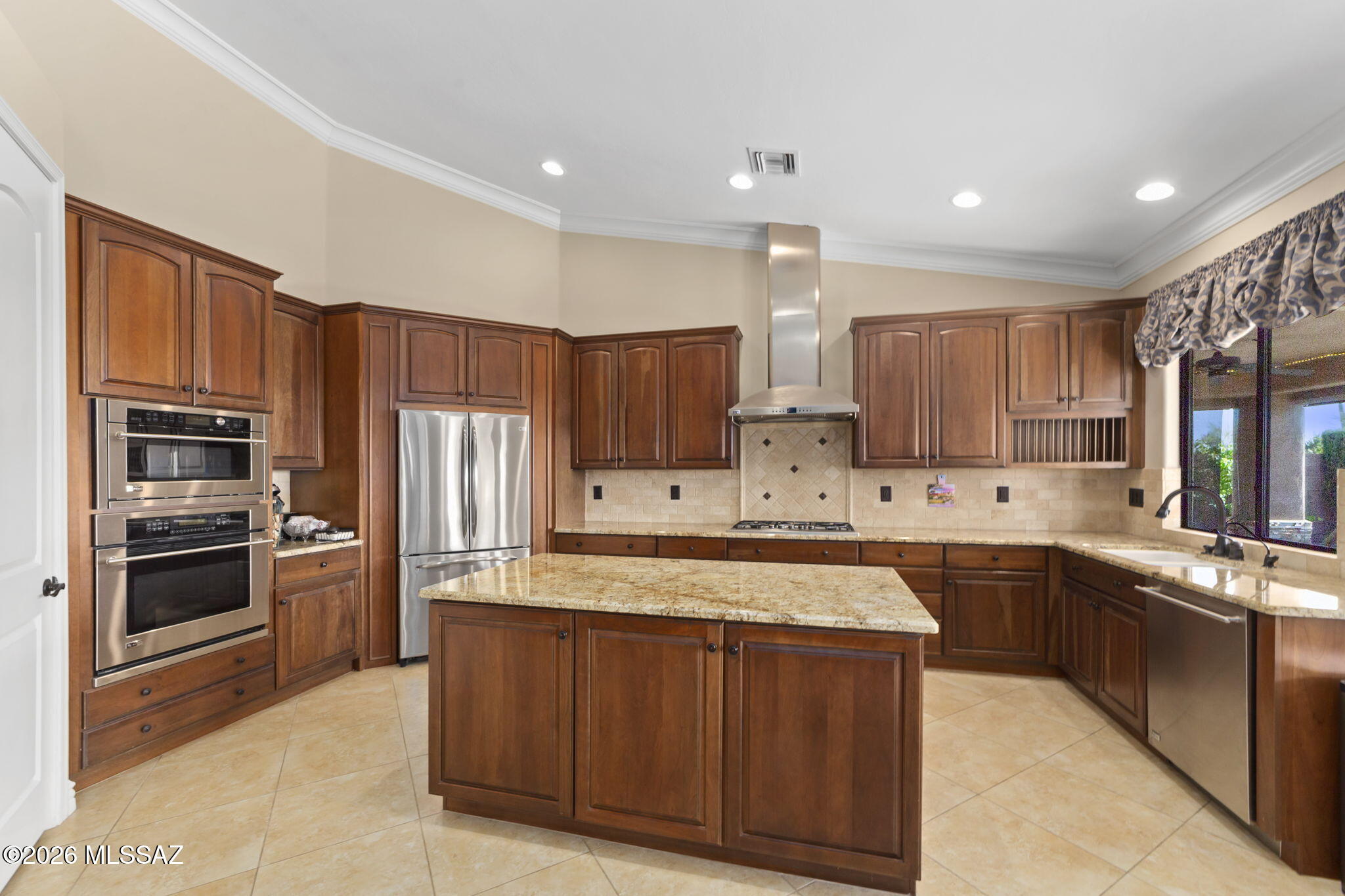 12301 N Golden Mirror Drive