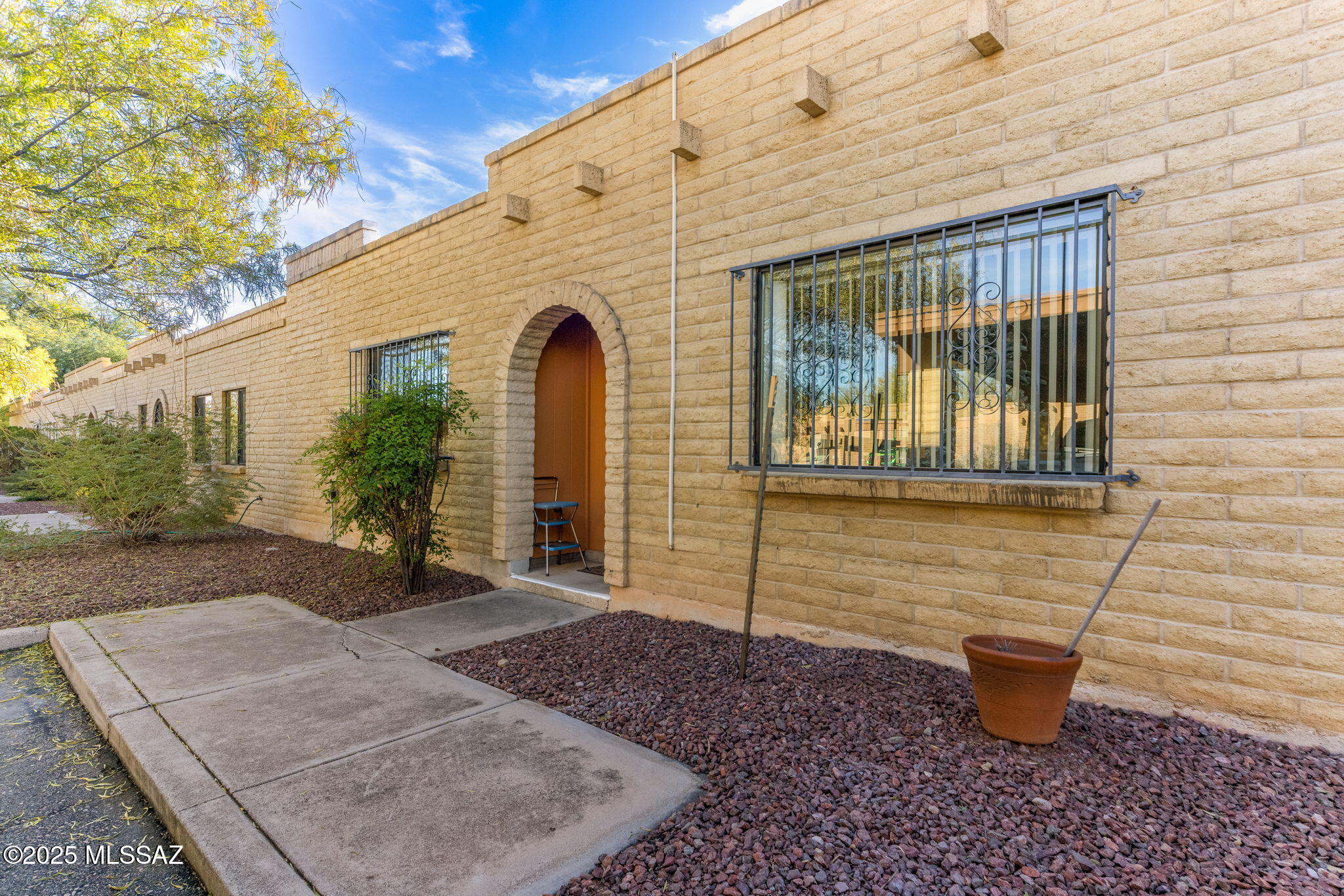 2825 W Jennie Lane