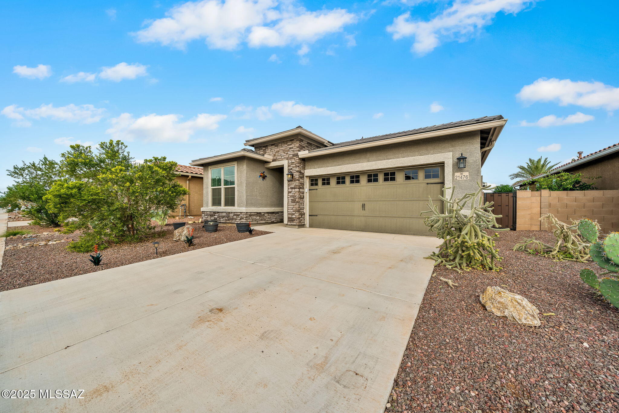 21476 E Treasure Road