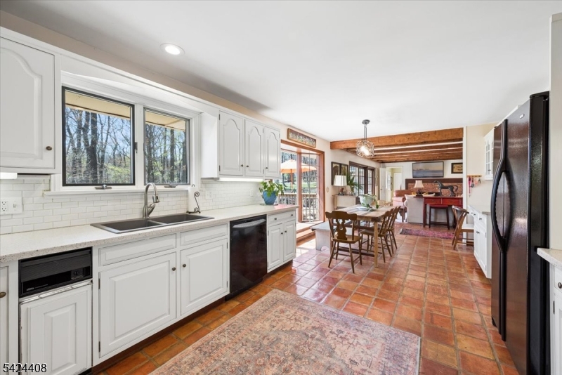 75 Farmersville Rd