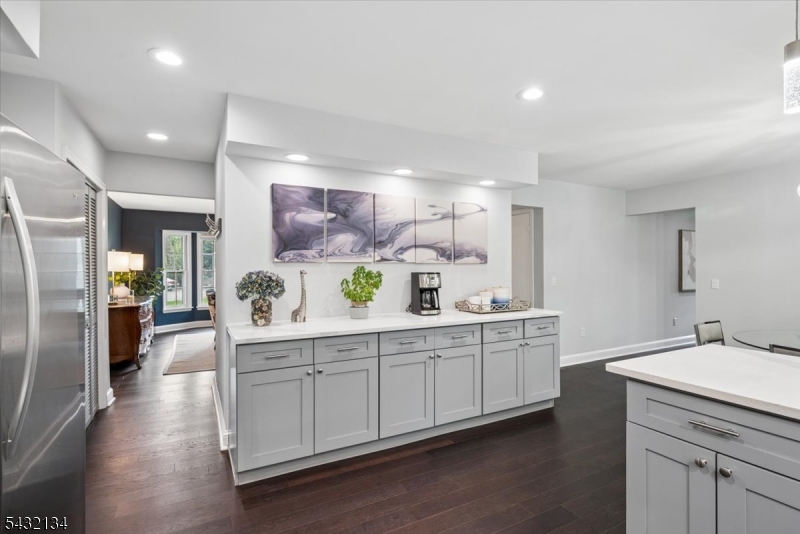 5 Blanchet Ct