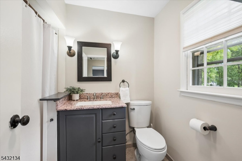5 Blanchet Ct