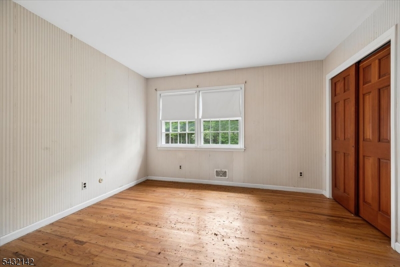 48 Walnut Cir