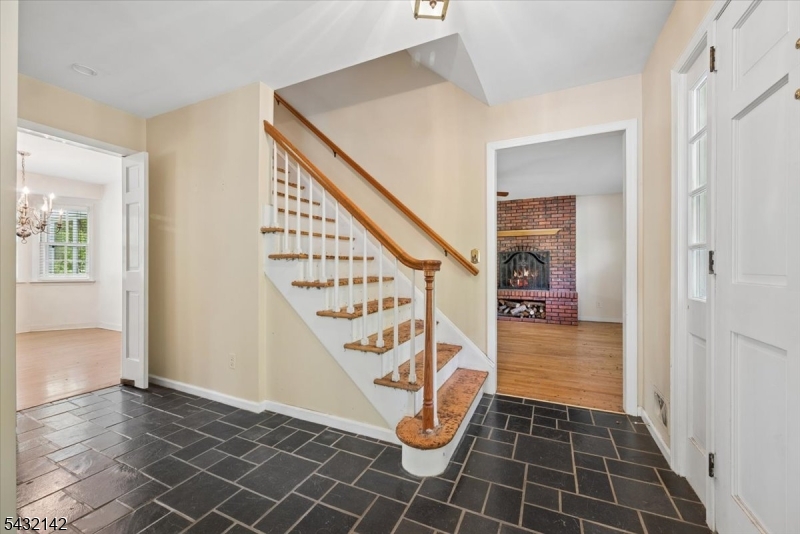 48 Walnut Cir