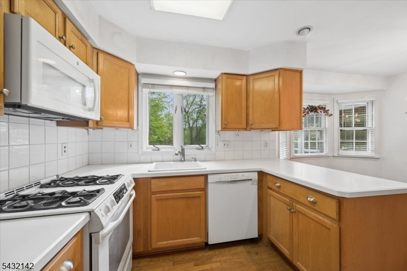 48 Walnut Cir