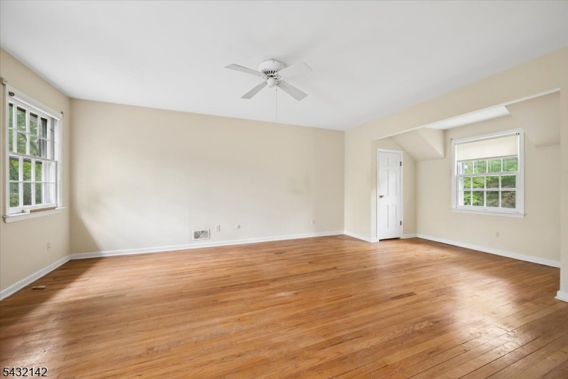 48 Walnut Cir