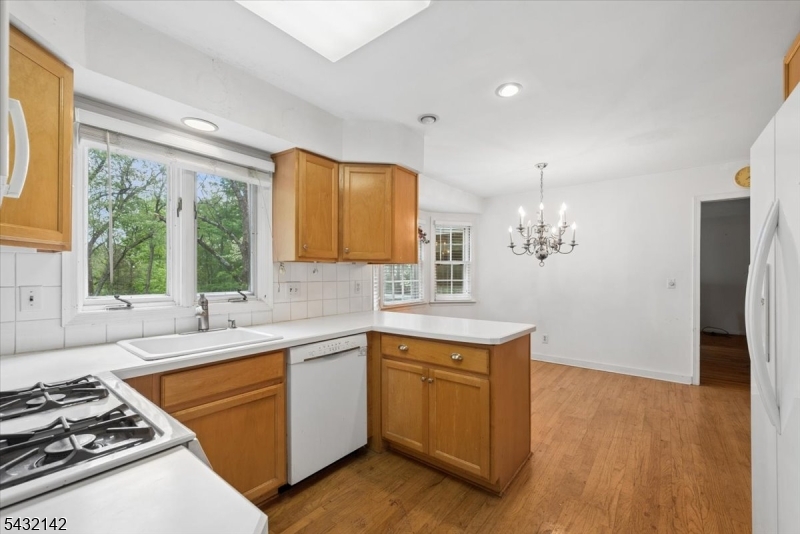 48 Walnut Cir