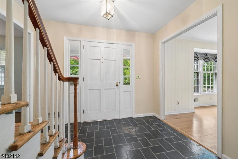 48 Walnut Cir