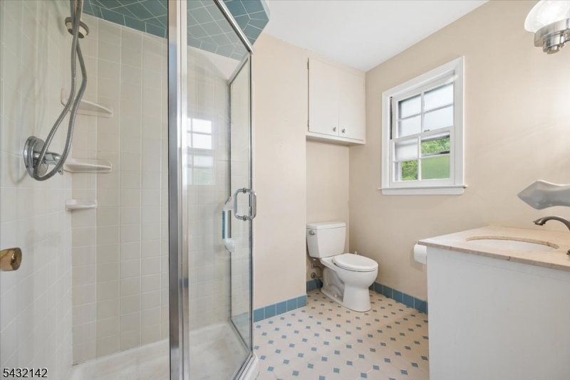 48 Walnut Cir