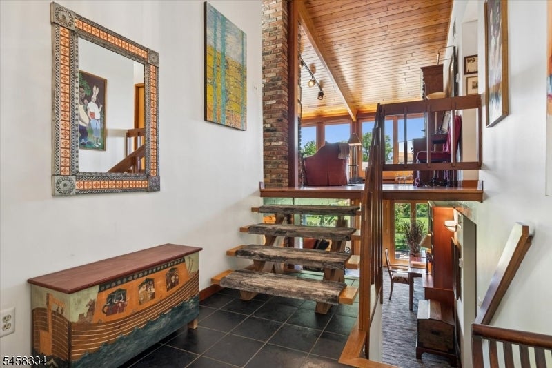 15 Palatine Rd