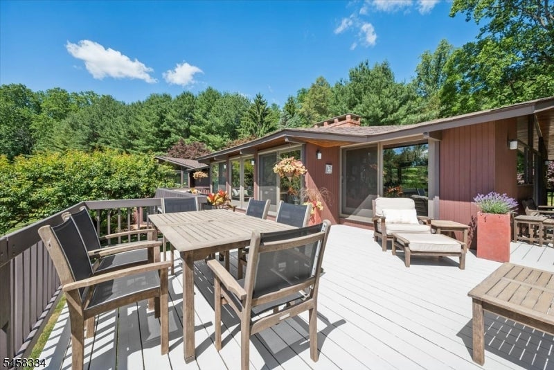 15 Palatine Rd