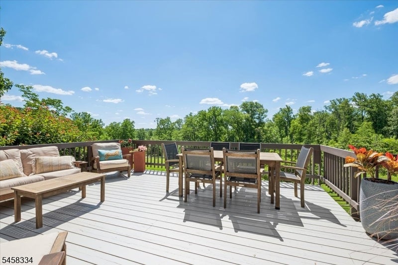 15 Palatine Rd