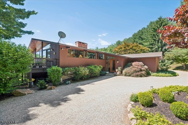 15 Palatine Rd