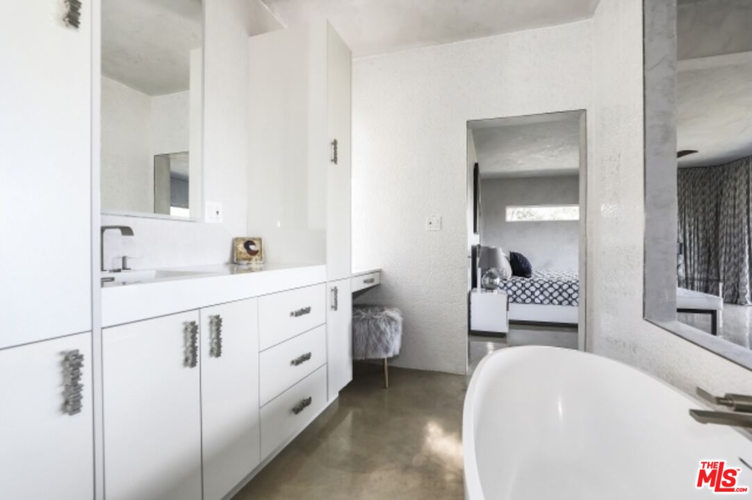 11462 LAURELCREST RD