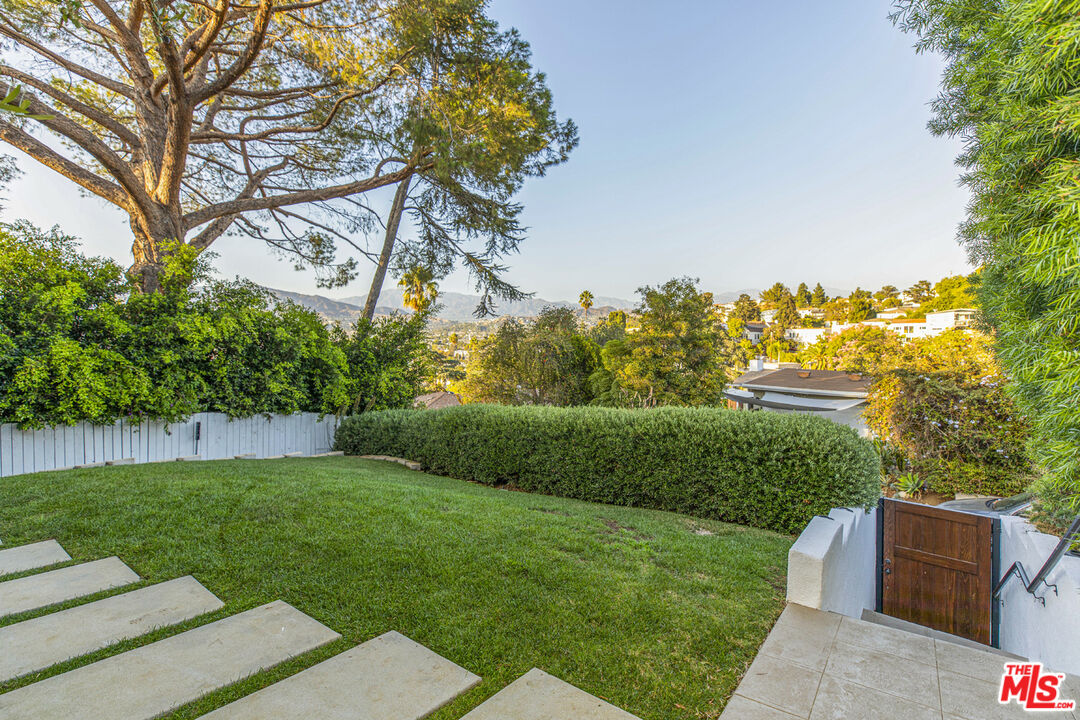 1411 Wellesley Dr