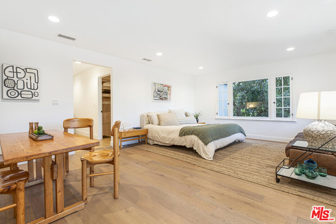 1411 Wellesley Dr