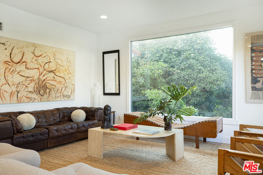 1411 Wellesley Dr
