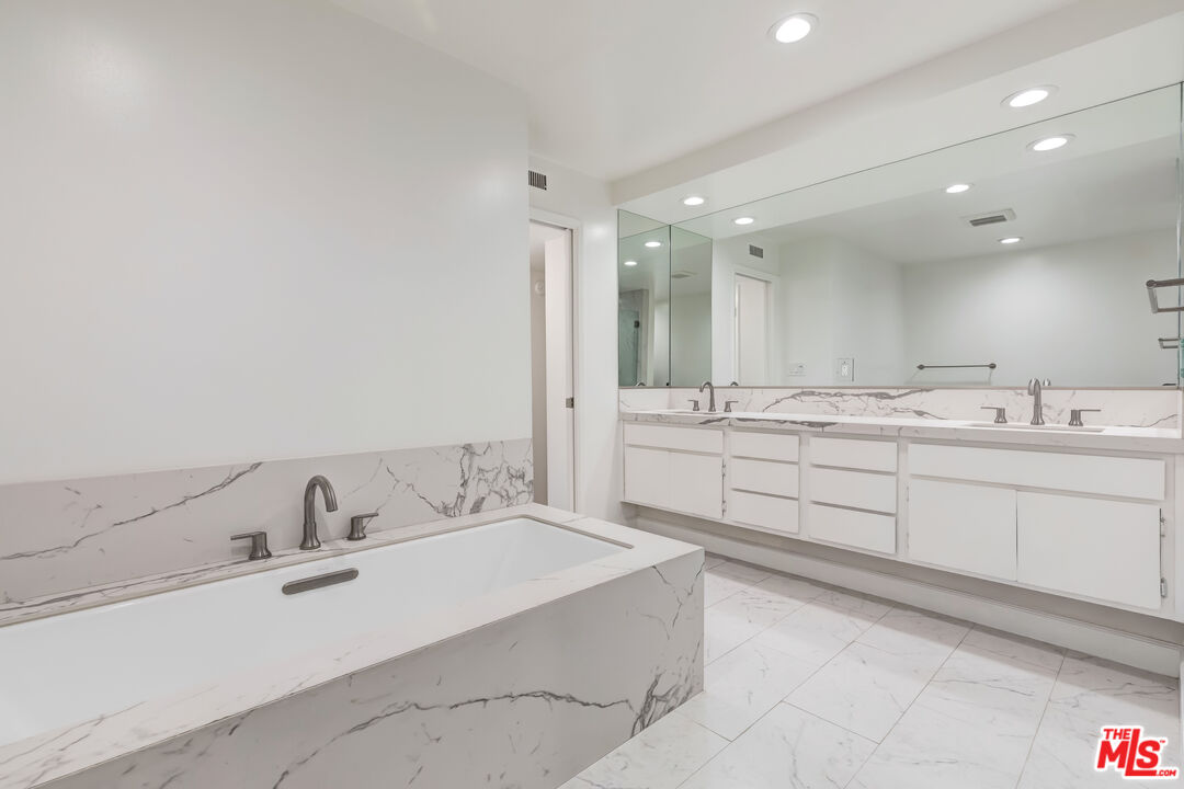 133 S Oakhurst Dr Unit: 205