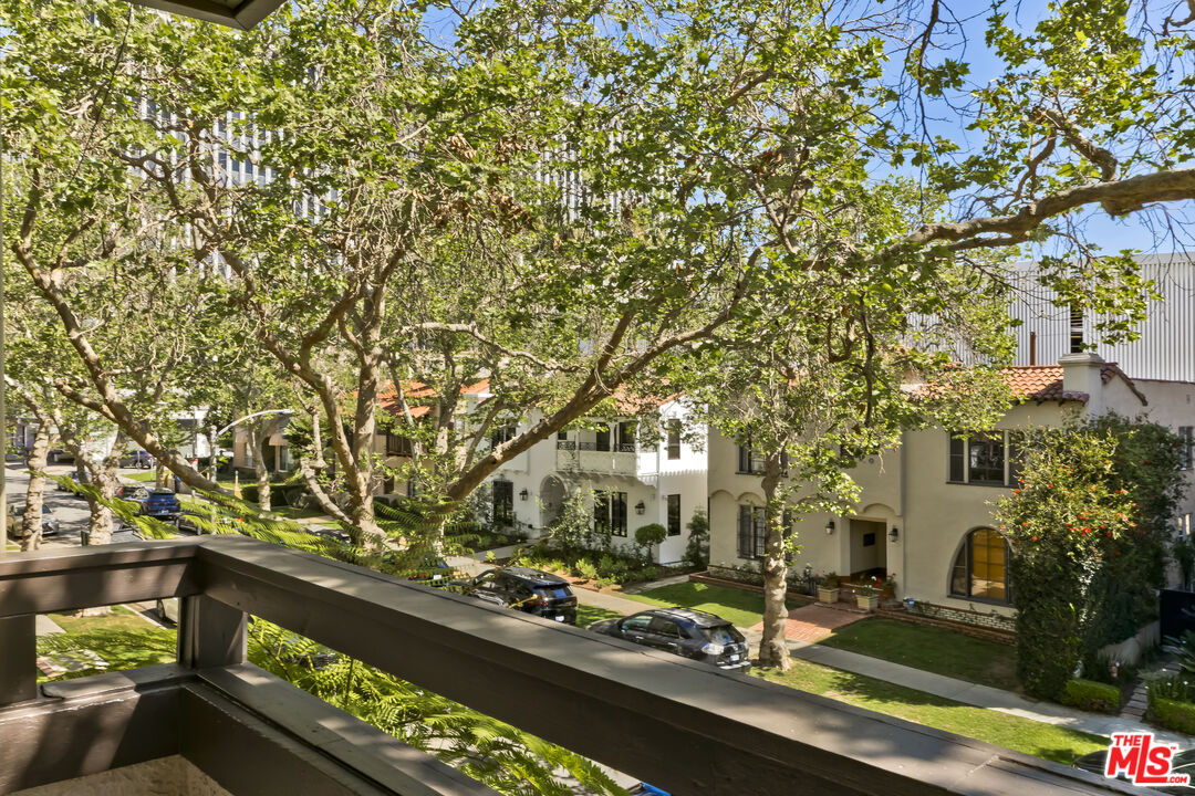 133 S Oakhurst Dr Unit: 205