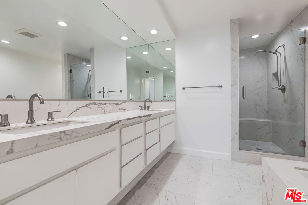 133 S Oakhurst Dr Unit: 205