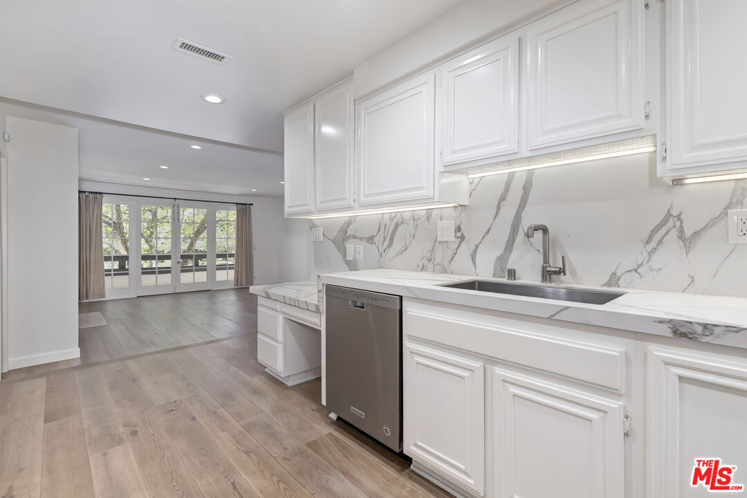 133 S Oakhurst Dr Unit: 205