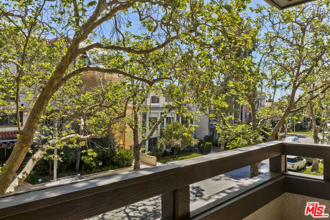 133 S Oakhurst Dr Unit: 205