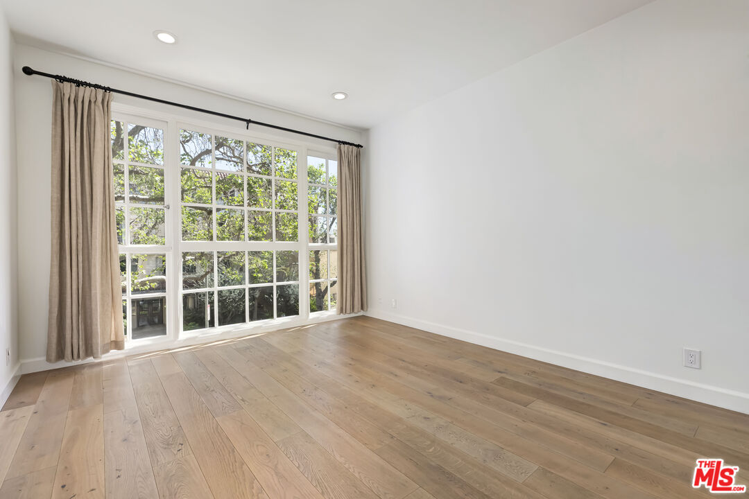 133 S Oakhurst Dr Unit: 205