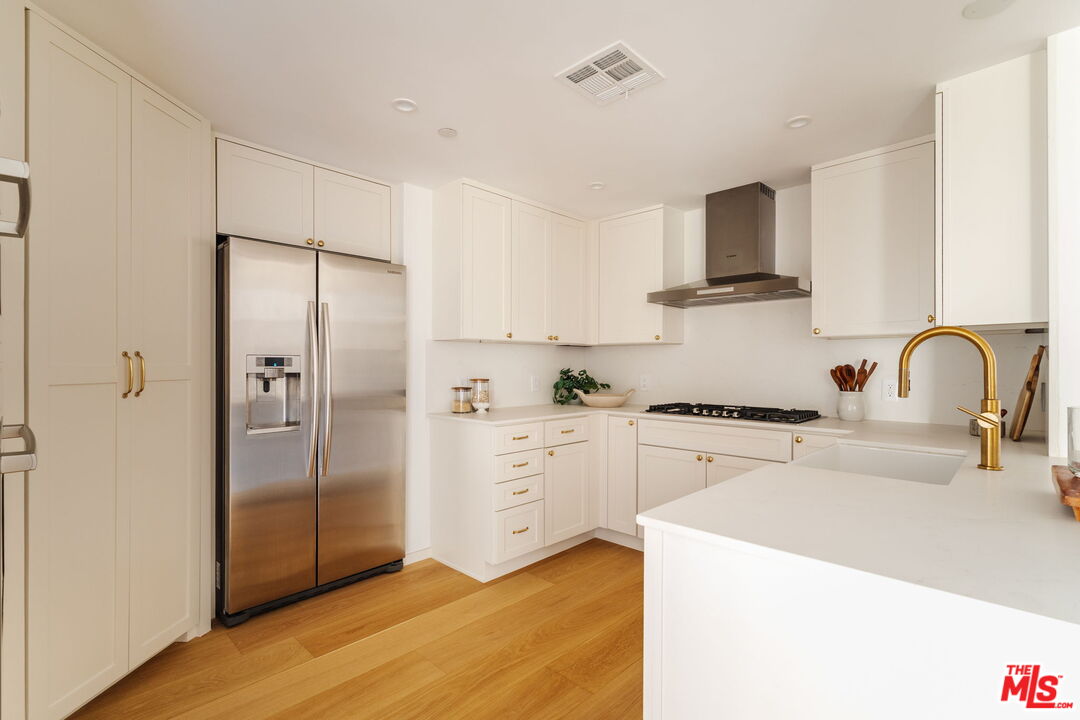 423 Arnaz Dr Unit: 203