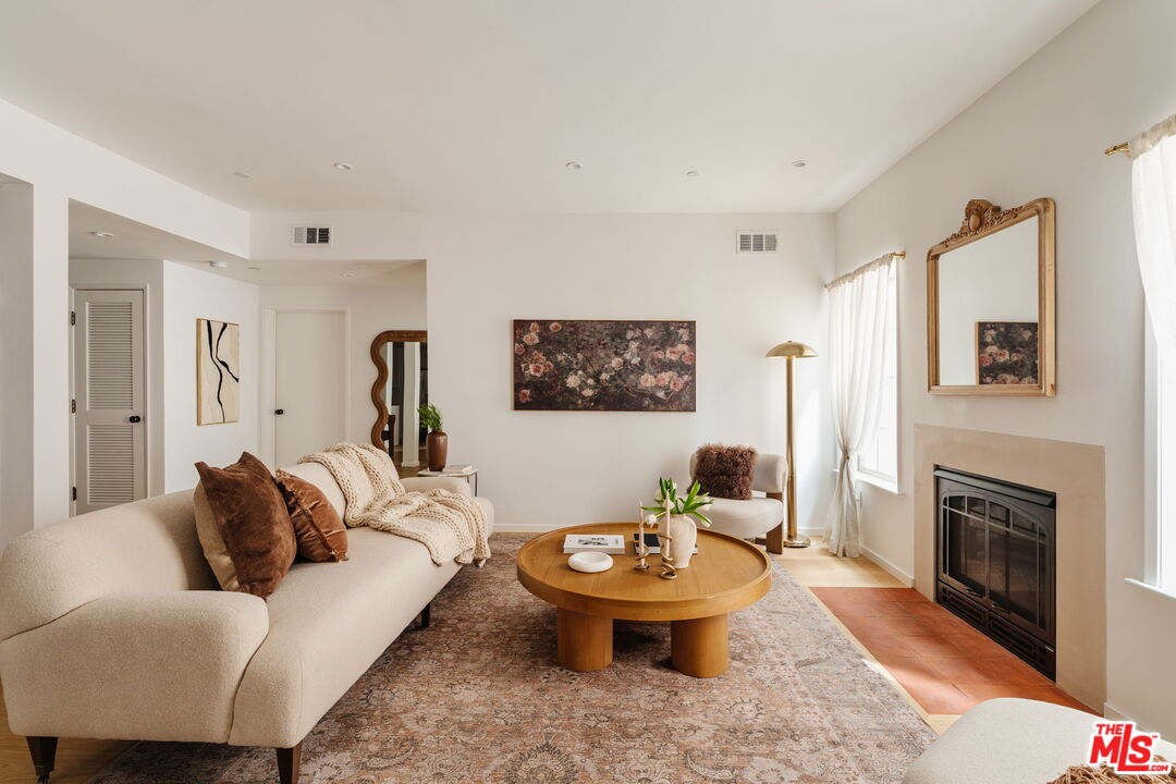 423 Arnaz Dr Unit: 203