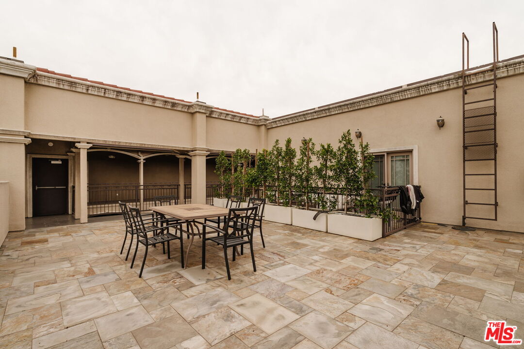 423 Arnaz Dr Unit: 203