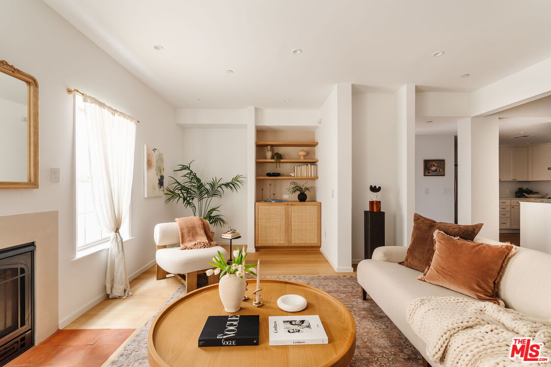423 Arnaz Dr Unit: 203
