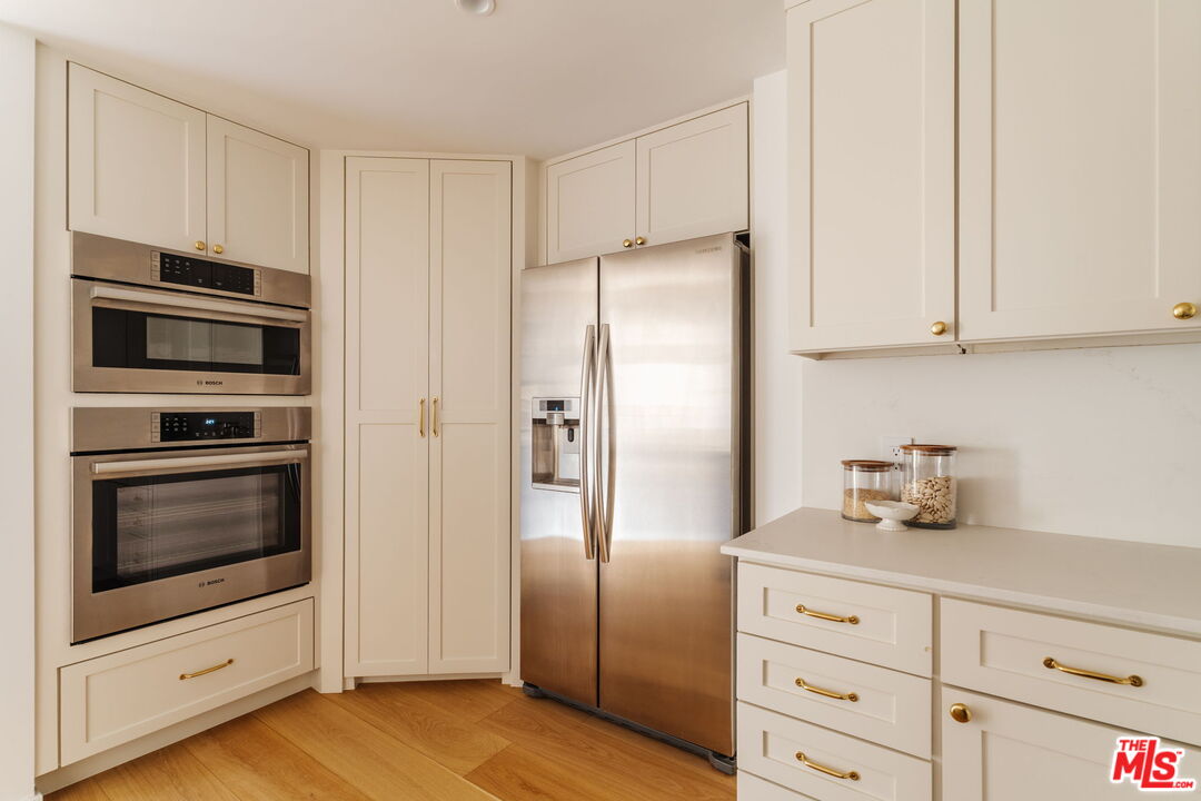 423 Arnaz Dr Unit: 203