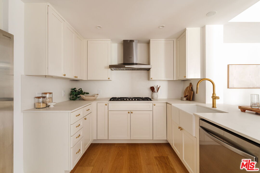 423 Arnaz Dr Unit: 203