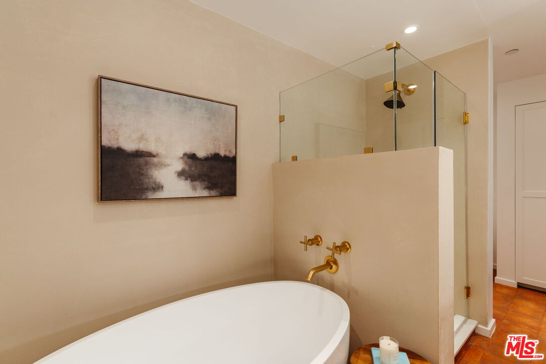 423 Arnaz Dr Unit: 203
