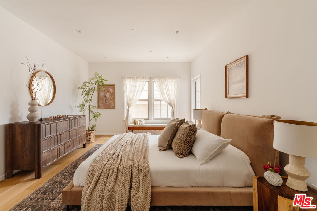 423 Arnaz Dr Unit: 203