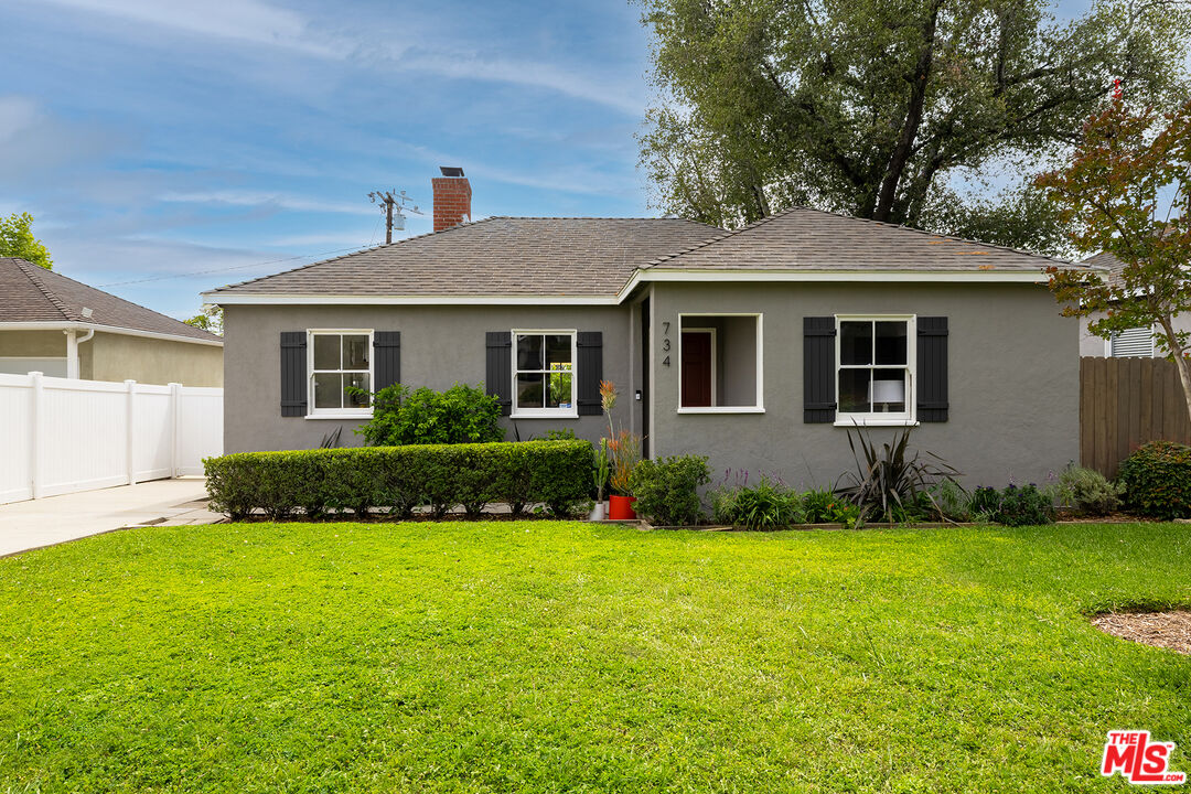 734 E Mendocino St