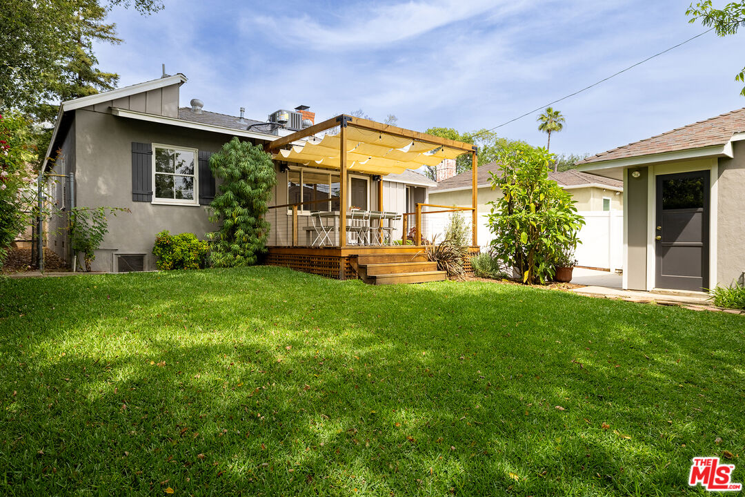 734 E Mendocino St