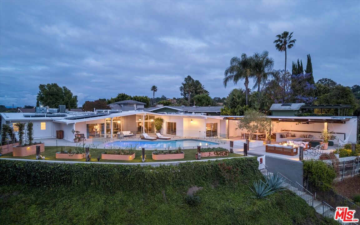 3627 Cody Rd
