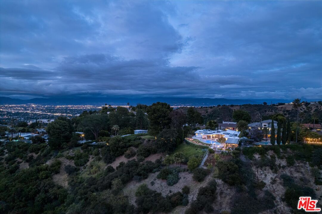 3627 Cody Rd