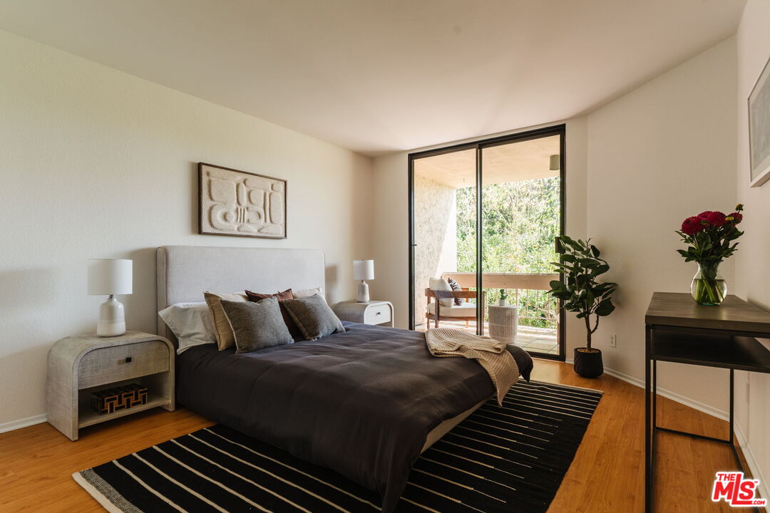 750 N Kings Rd Unit: 315