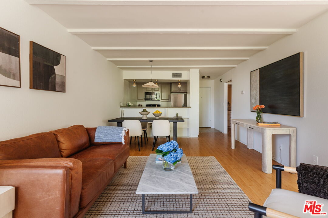 750 N Kings Rd Unit: 315